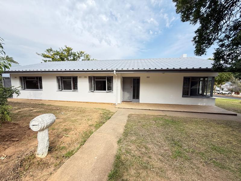 4 Bedroom Property for Sale in Bergzicht Western Cape